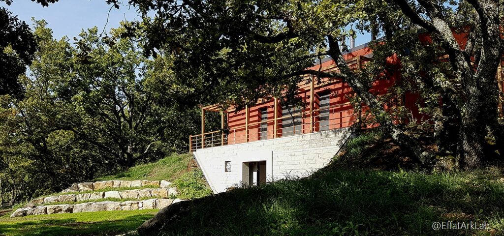 L'intervista agli architetti Laura Pommella e Umberto Panconi dello Studio EffatArk. Nella progettazione e costruzione di una abitazione bioclimatica nella Tuscia , hanno scelto di utilizzare la calce.