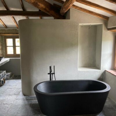 bagno in tadelakt parete rivestita in Tadelakt