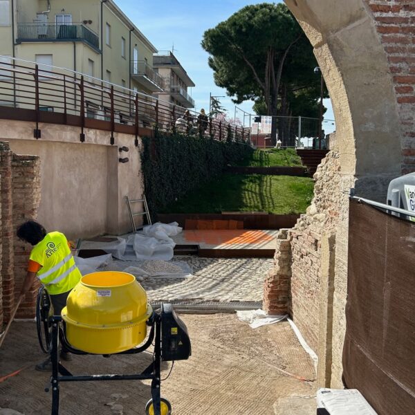BATTUTO A CALCE E COCCIOPESTO