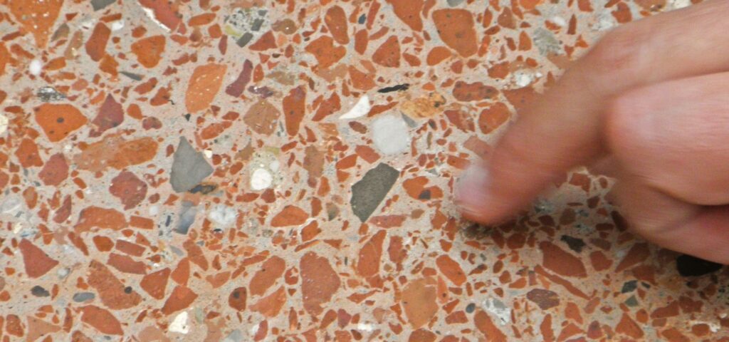 Pastellone e altre antiche tecniche di realizzazione di pavimenatazioni a calce. Perché scegliere la calce per le superfici orizzontali.