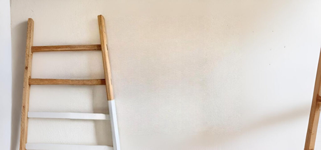 Una nuova selezione di colori per le finiture della linea Calcecanapa. Dona un tocco di eleganza con l'intonachino. Scopri di più.