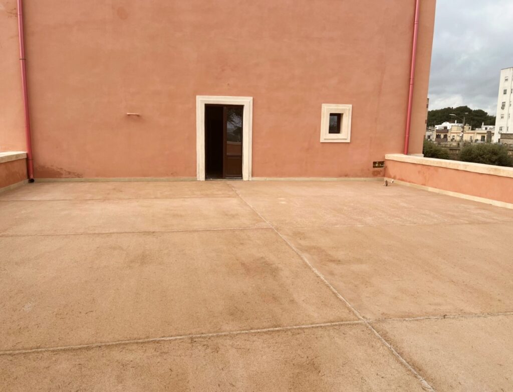 BATTUTO A CALCE E COCCIOPESTO