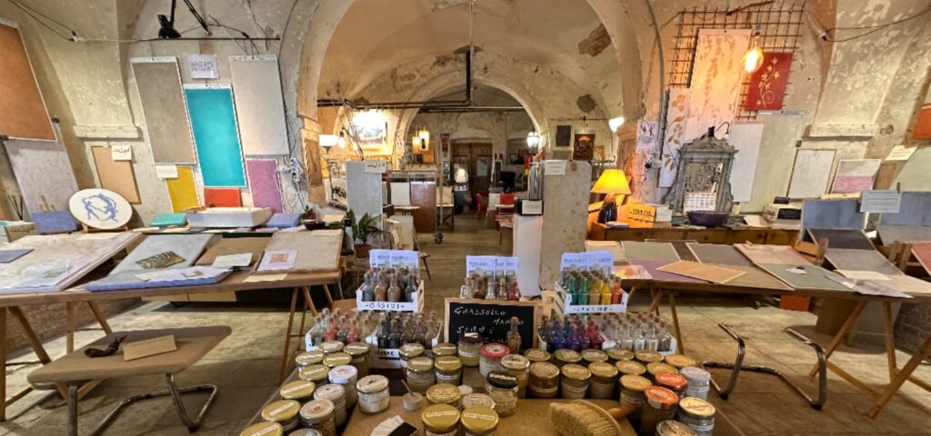 Progetti in calce, cocciopesto, tadelakt e altri materiali naturali dell'artigiano Marcello Gavioli.